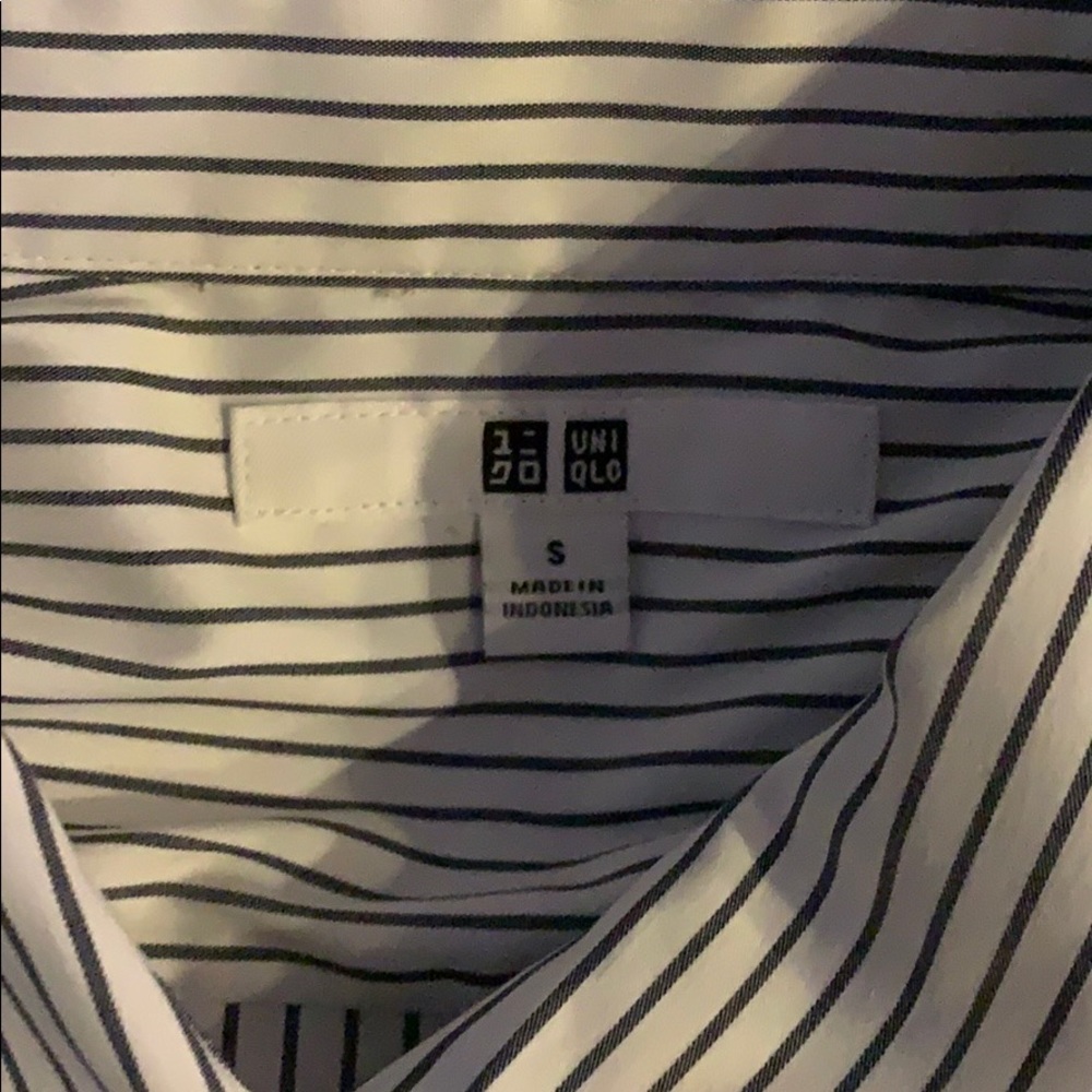 Classic button shirt size S